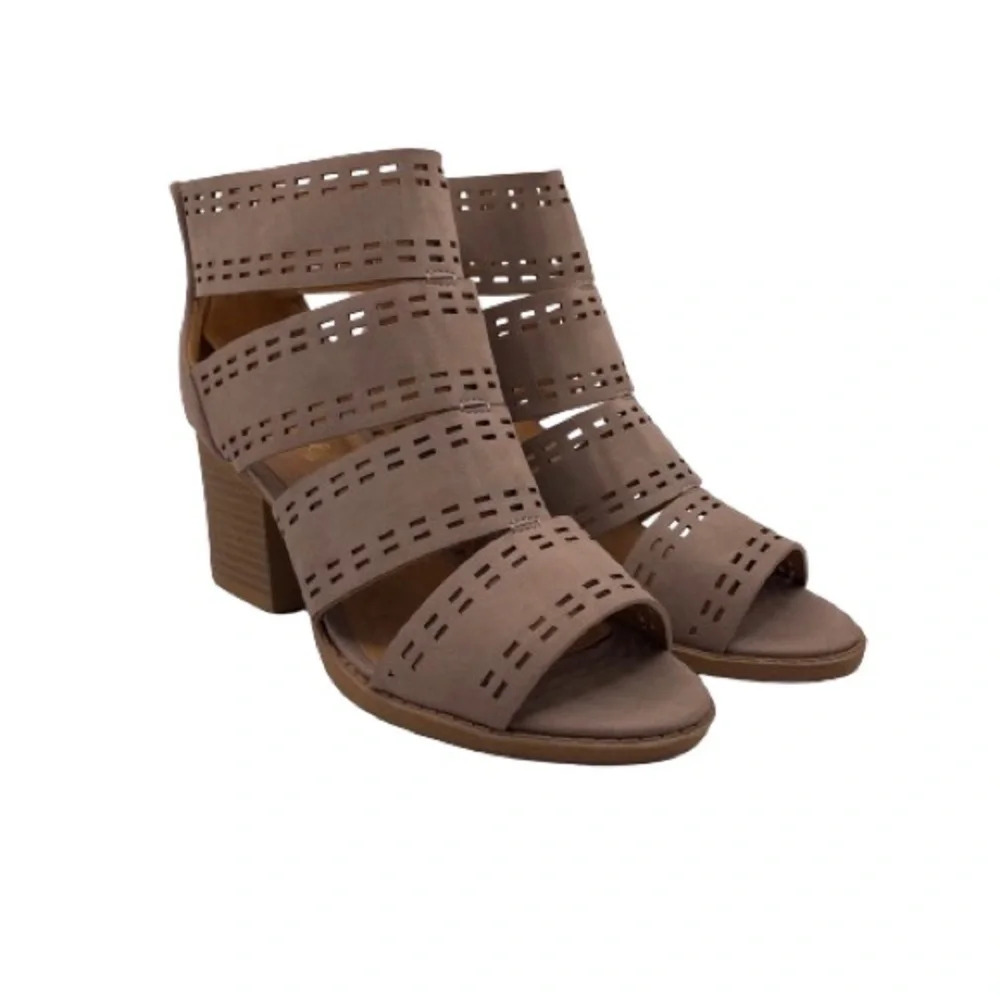 QUPID SUEDE LEATHER BAND HEELS